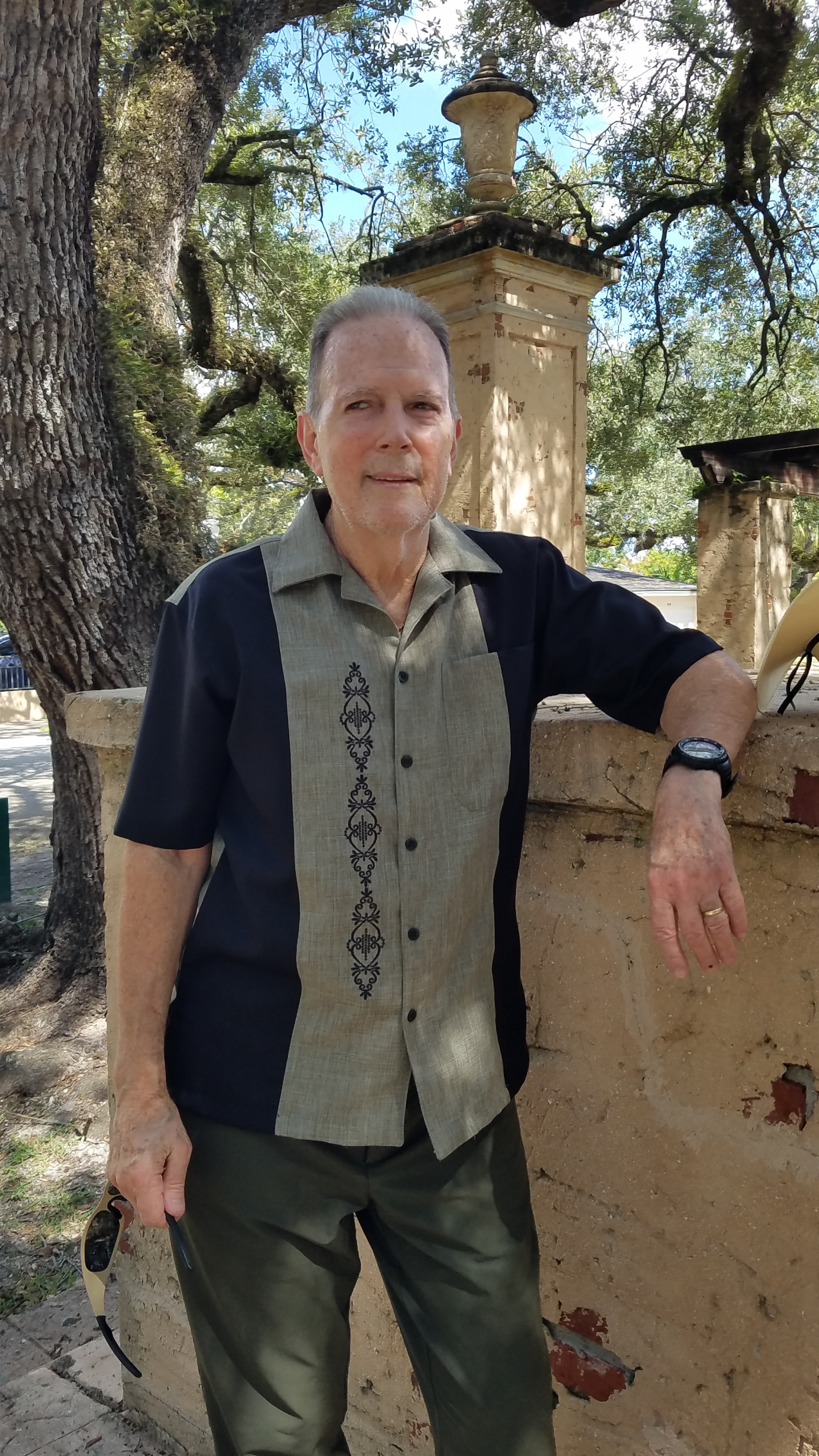 Cuban Guayabera Retro Shirt Black Olive Embroidered D'Accord 5878